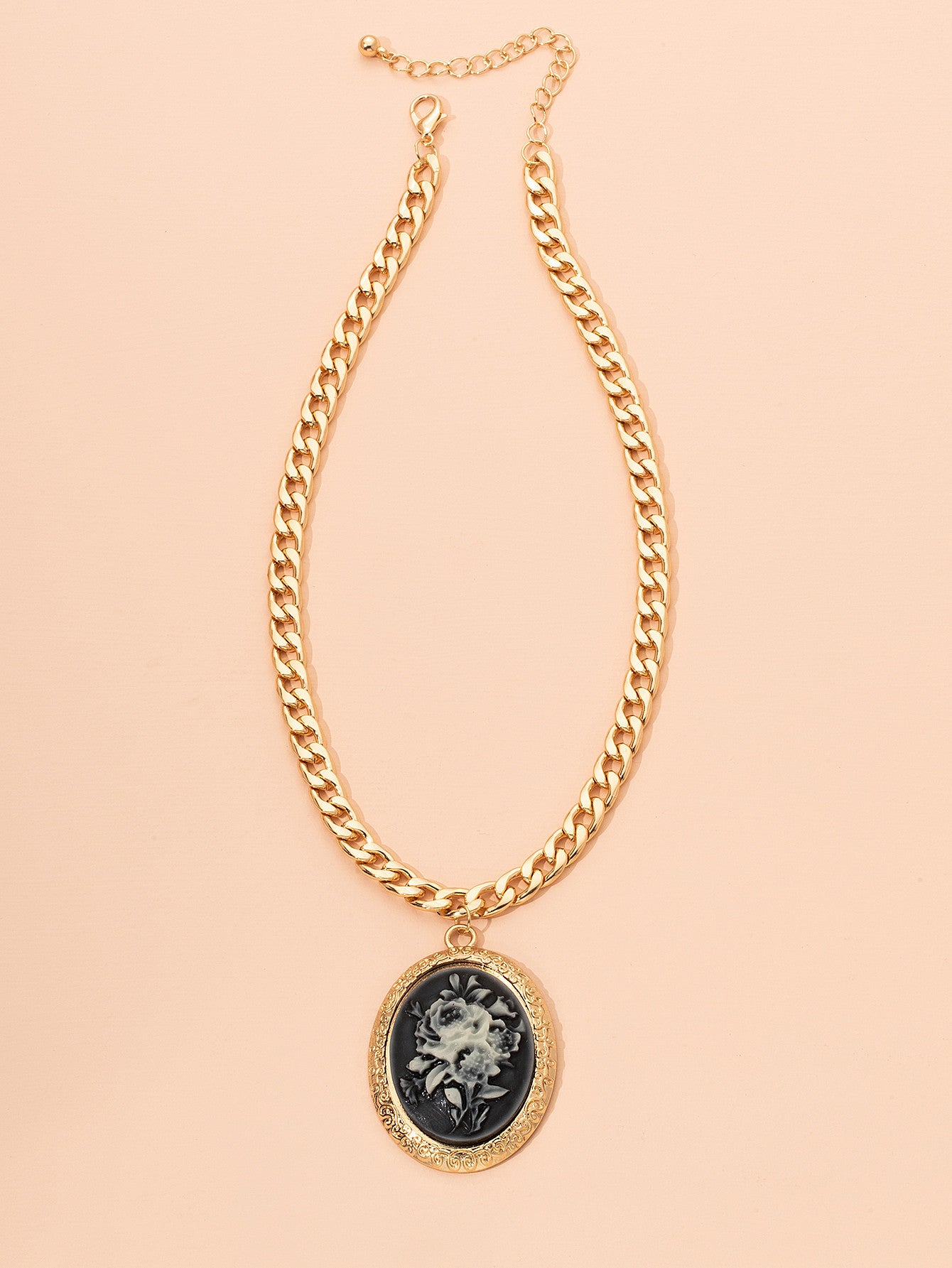 Mary Necklace