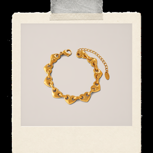 Aveline Bracelet | Heart Link Bracelet Polaroid image