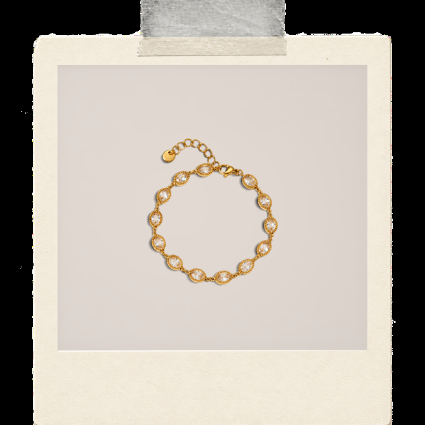 Brielle Bracelet | Pearl Chain Bracelet Polaroid image
