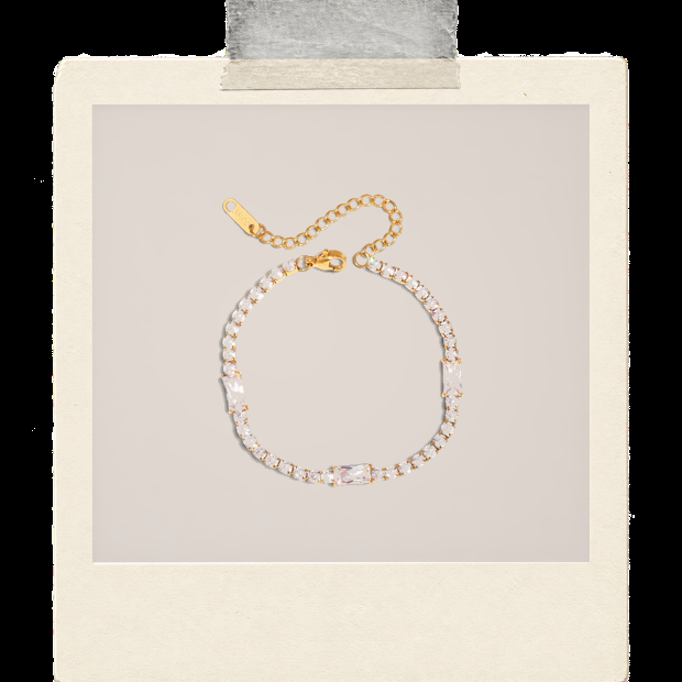 Daphne Bracelet | Pearl Bracelet Polaroid image