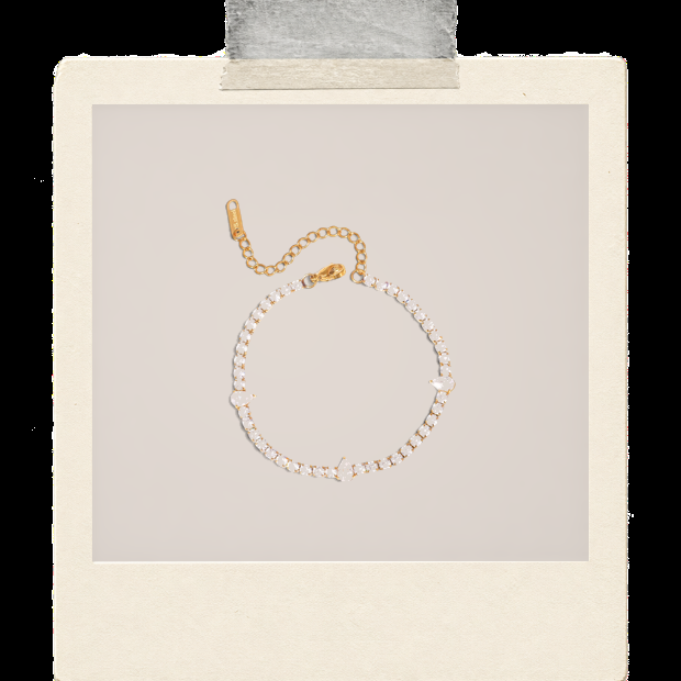Jolie Bracelet | Pearl Chain Bracelet Polaroid image